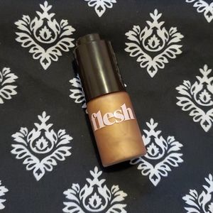 Flesh Liquid Highlighter in Candleglow